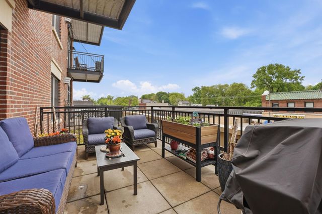 1060 Grand Avenue 203, Saint Paul, MN 55105