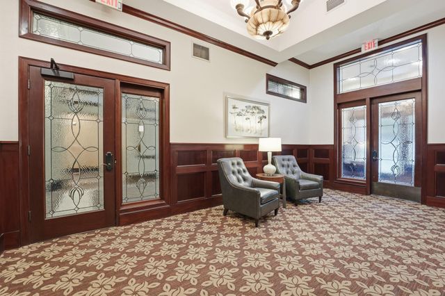 1060 Grand Avenue 203, Saint Paul, MN 55105