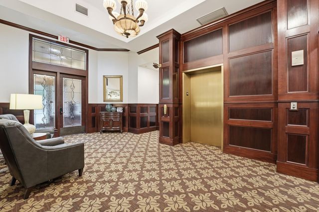 1060 Grand Avenue 203, Saint Paul, MN 55105