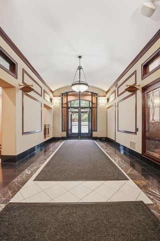 1060 Grand Avenue 203, Saint Paul, MN 55105