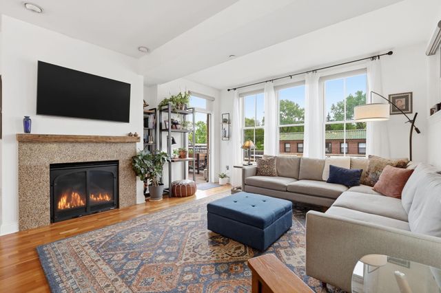1060 Grand Avenue 203, Saint Paul, MN 55105