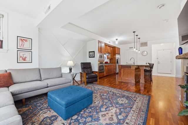 1060 Grand Avenue 203, Saint Paul, MN 55105