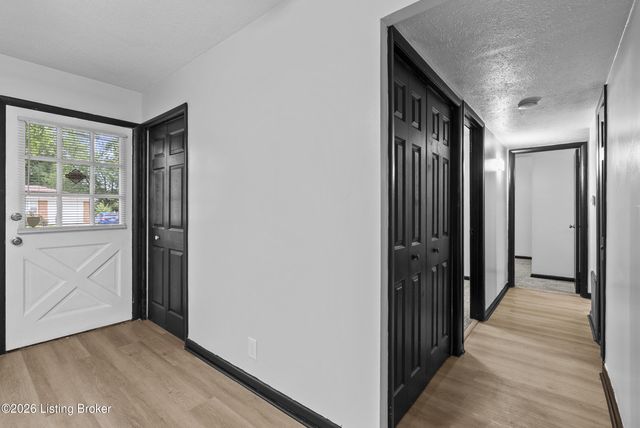 3506 Colmar Dr, Louisville, KY 40211