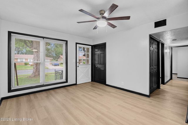 3506 Colmar Dr, Louisville, KY 40211