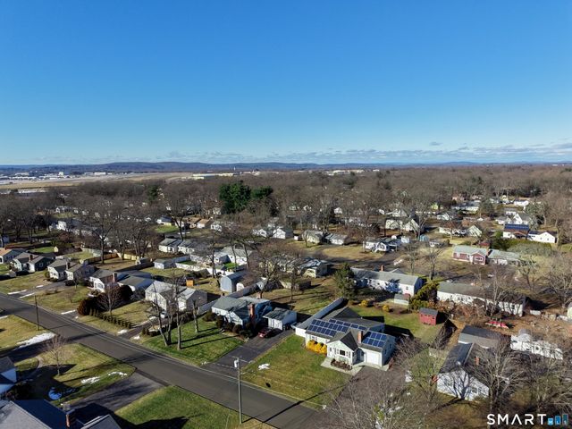 30 Jackson Street, Windsor Locks, CT 06096