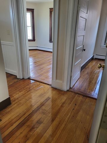 74 Pecker St 302, Haverhill, MA 01830
