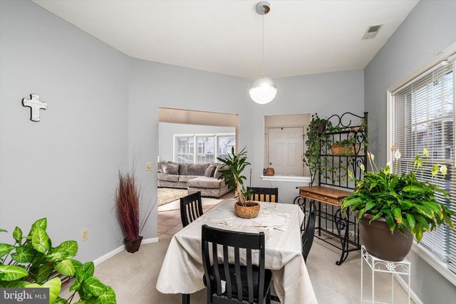 87 HORSESHOE LN S, Columbus, NJ 08022