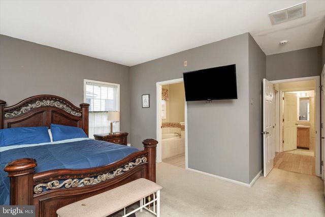 87 HORSESHOE LN S, Columbus, NJ 08022