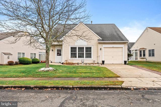 87 HORSESHOE LN S, Columbus, NJ 08022