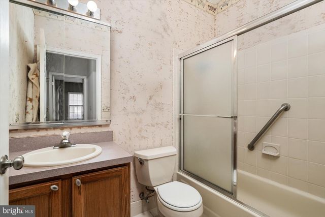 87 HORSESHOE LN S, Columbus, NJ 08022