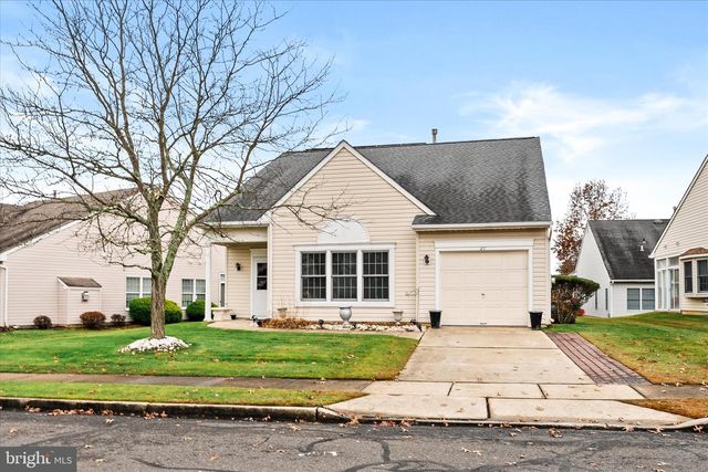 87 HORSESHOE LN S, Columbus, NJ 08022