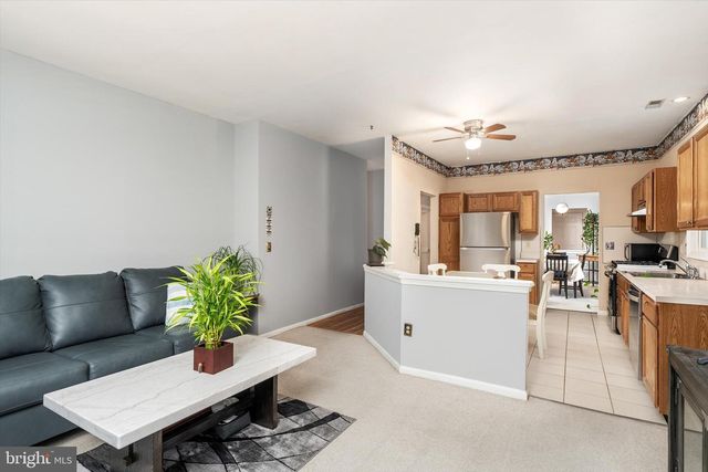 87 HORSESHOE LN S, Columbus, NJ 08022