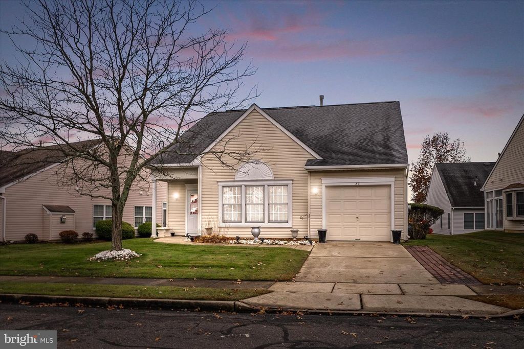 87 HORSESHOE LN S, Columbus, NJ 08022