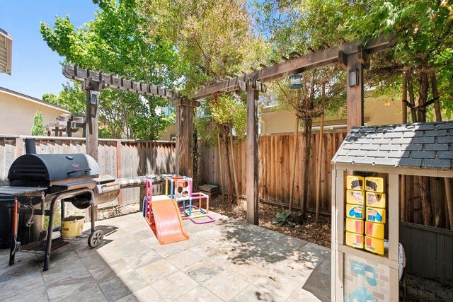 2209 Sahara Circle, Hollister, CA 95023