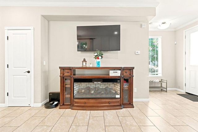 2209 Sahara Circle, Hollister, CA 95023