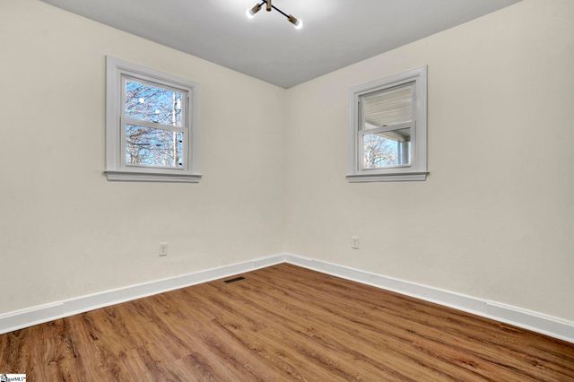 207 Elm Street, Clinton, SC 29325