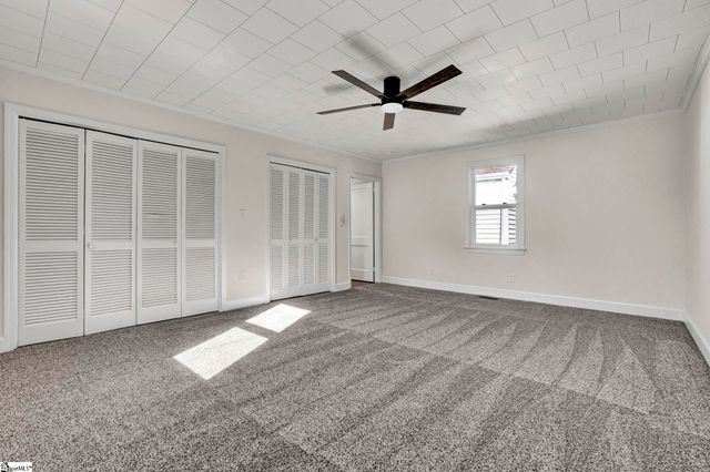 207 Elm Street, Clinton, SC 29325