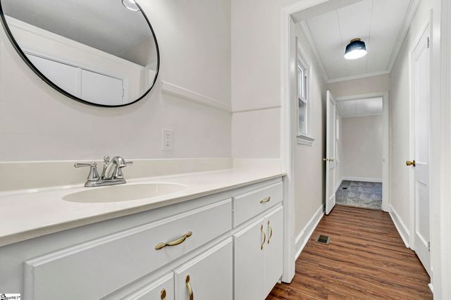 207 Elm Street, Clinton, SC 29325