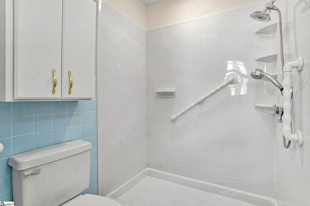 207 Elm Street, Clinton, SC 29325