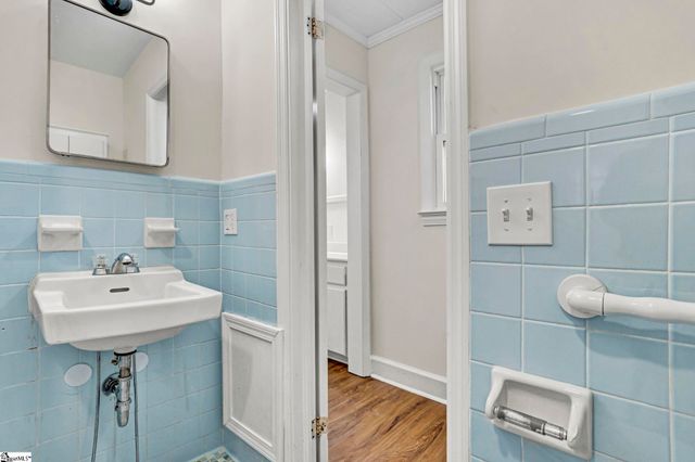 207 Elm Street, Clinton, SC 29325