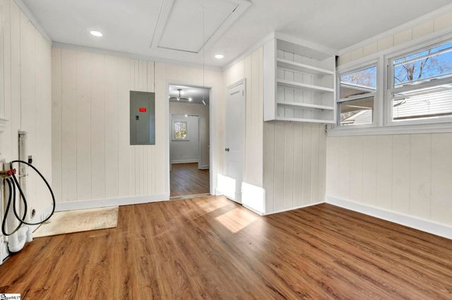 207 Elm Street, Clinton, SC 29325