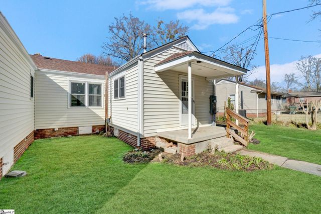 207 Elm Street, Clinton, SC 29325