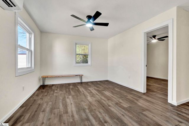 207 Elm Street, Clinton, SC 29325