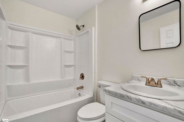 207 Elm Street, Clinton, SC 29325