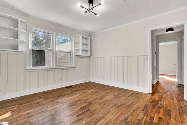 207 Elm Street, Clinton, SC 29325