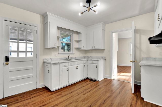 207 Elm Street, Clinton, SC 29325