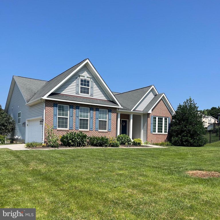 11 JOSHUA DR, Hanover, PA 17331