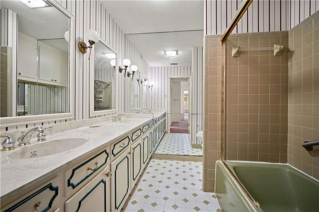 240 E Baratara Drive, Mobile, AL 36611