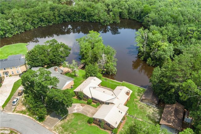 240 E Baratara Drive, Mobile, AL 36611