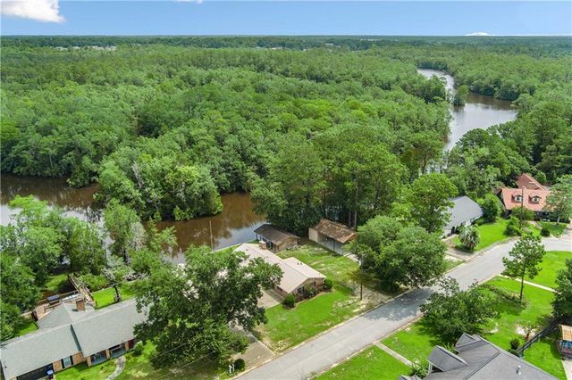 240 E Baratara Drive, Mobile, AL 36611
