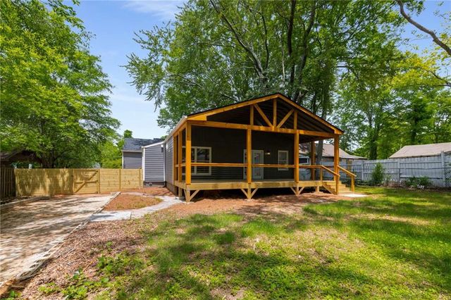 638 Medford SE Place, Smyrna, GA 30080