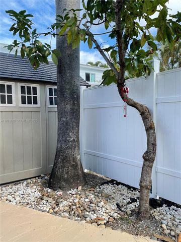 1365 Marseille Dr 1, Miami Beach, FL 33141