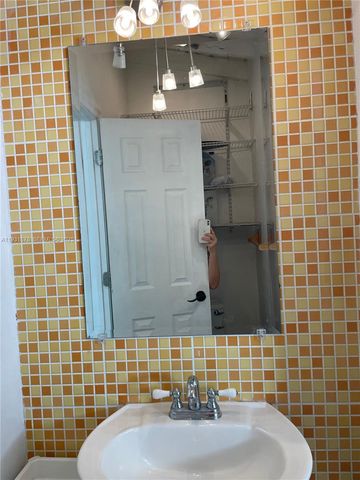 1365 Marseille Dr 1, Miami Beach, FL 33141