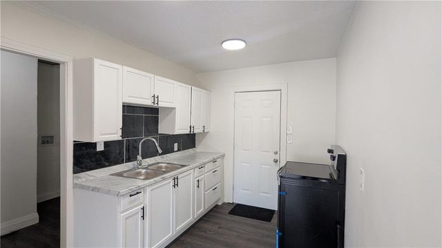 3812 E 93RD Street, Kansas City, MO 64132