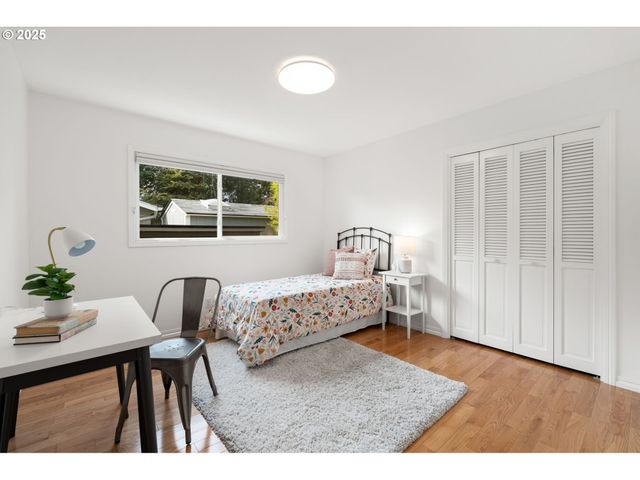 4045 Sw JERALD Ct, Portland, OR 97221