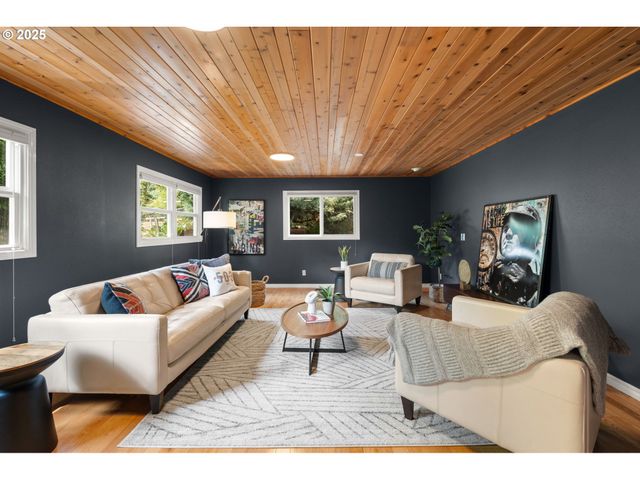 4045 Sw JERALD Ct, Portland, OR 97221