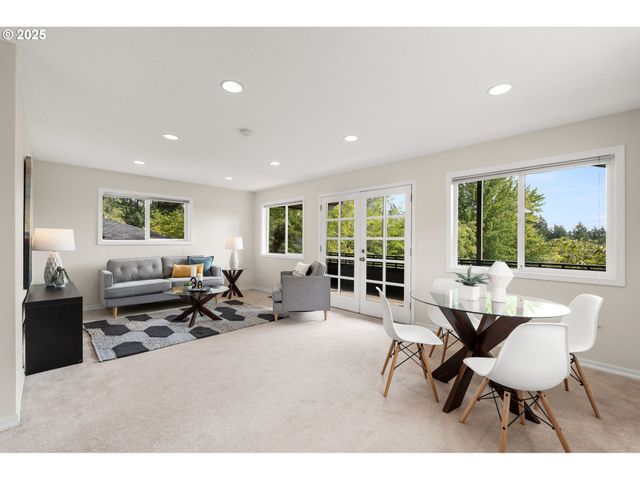 4045 Sw JERALD Ct, Portland, OR 97221