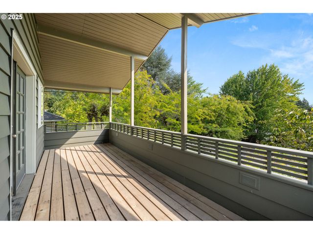 4045 Sw JERALD Ct, Portland, OR 97221