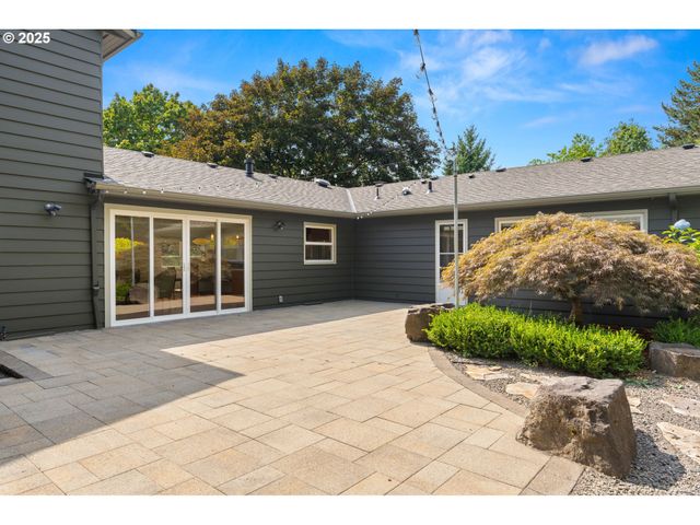 4045 Sw JERALD Ct, Portland, OR 97221