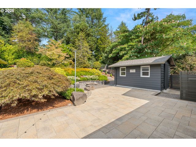 4045 Sw JERALD Ct, Portland, OR 97221