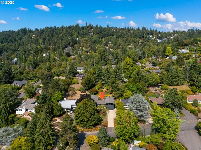 4045 Sw JERALD Ct, Portland, OR 97221