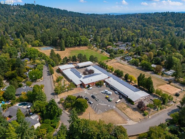 4045 Sw JERALD Ct, Portland, OR 97221