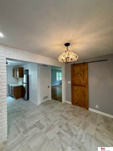 728 N 77th Avenue, Omaha, NE 68114