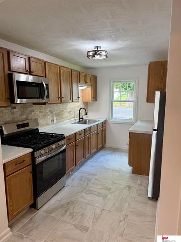 728 N 77th Avenue, Omaha, NE 68114