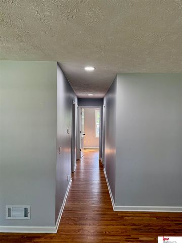 728 N 77th Avenue, Omaha, NE 68114