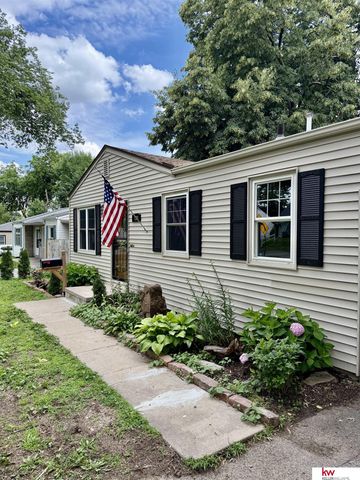 728 N 77th Avenue, Omaha, NE 68114